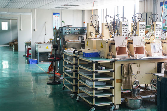 Hurtownia fabryczna niestandardowa uniwersalna kamera zoom focus Laserowa soczewka kolimacyjna